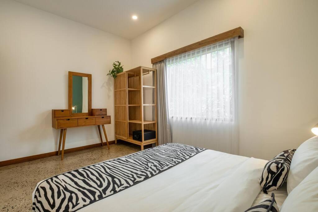 Villa Designer New 3Bdr - Lush Garden+Pool Gili Trawangan Exterior foto